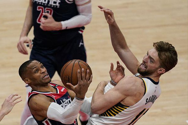  小萨博尼斯20+15国王终结灰熊连胜  