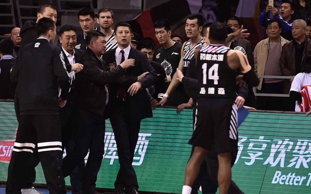  法甲联盟公布新规，外援名额限制引发争议  